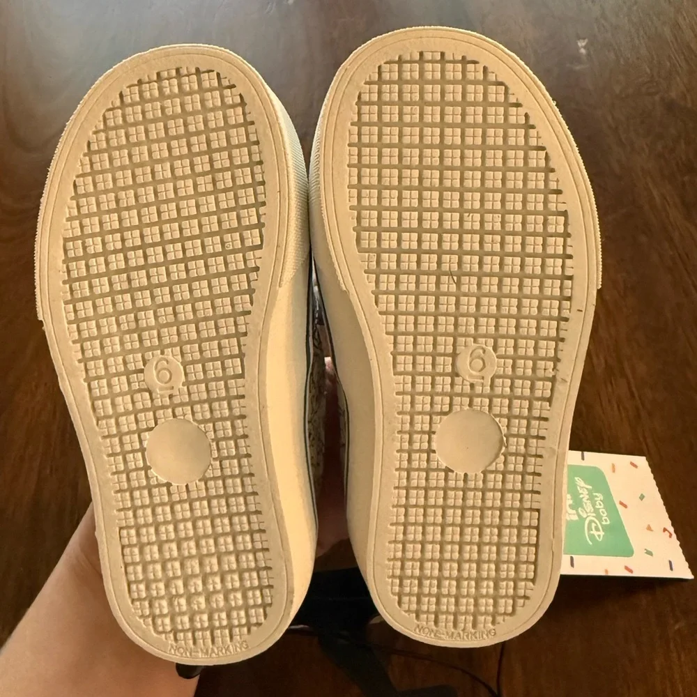 NWT Winnie the Pooh slip on shoes